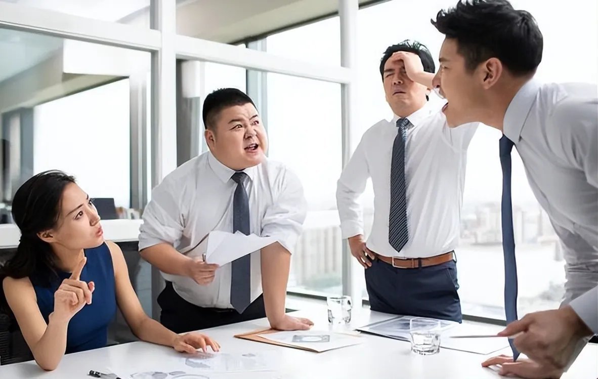 在职场里，“干得多”很重要，但“让leader知道你干得多”同样关键——毕竟le