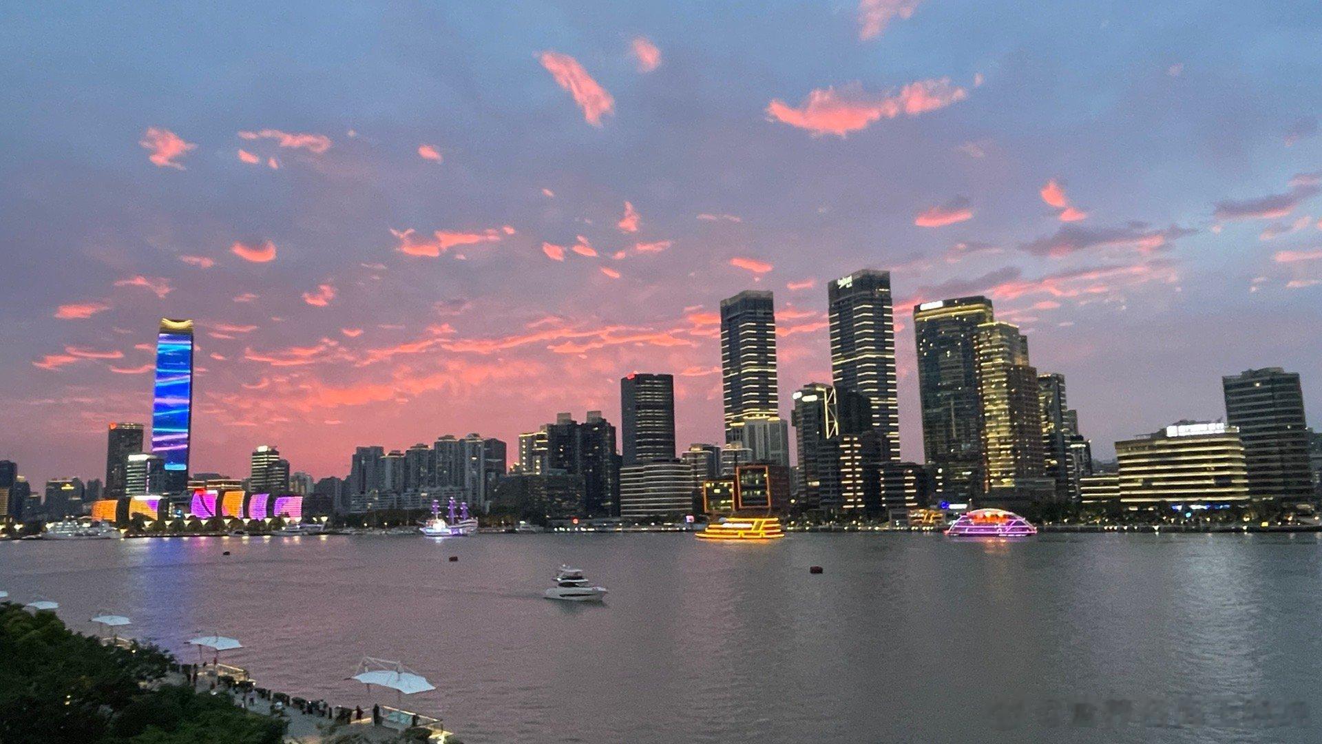 #贵州一6岁男童感染食脑虫# 夏天在外面玩，千万别在江河湖塘中游泳或用水洗鼻子，