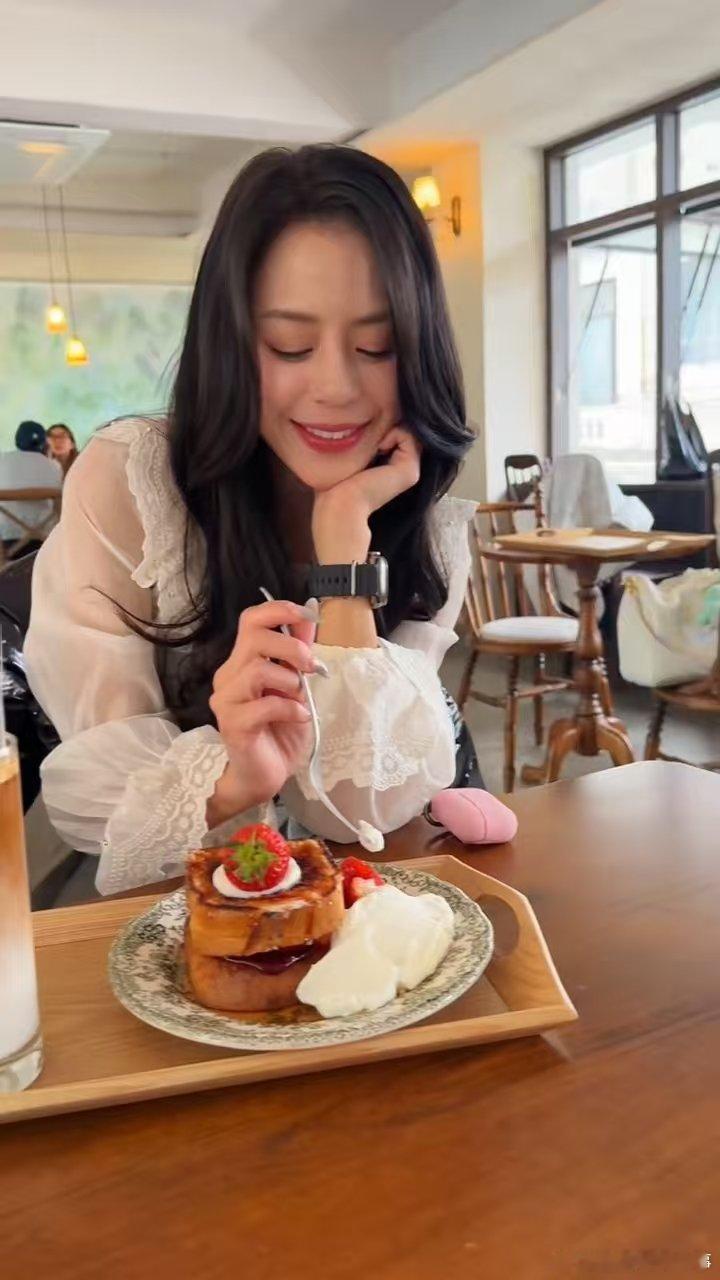 江语晨想象中的乘风放假 江语晨想象中的乘风放假be like，想吃美食哈哈哈哈！