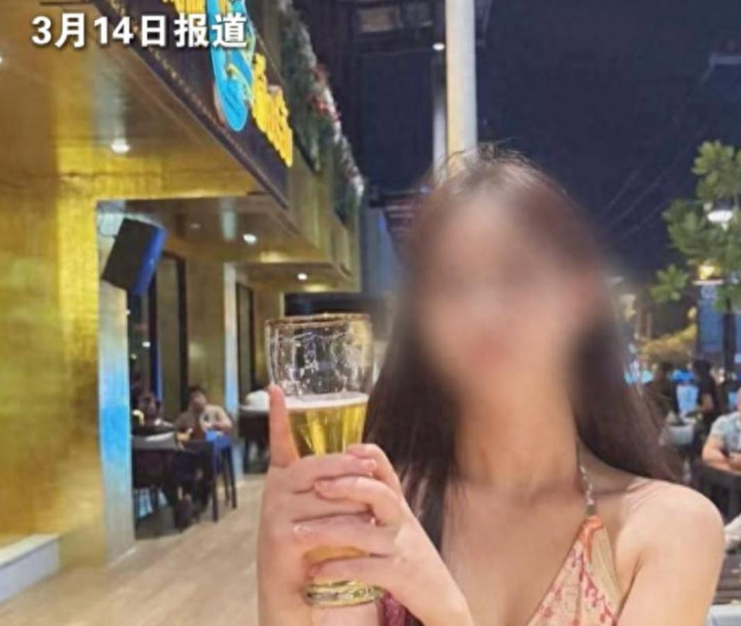 中国34岁女子在泰国被抛尸水沟，生前最后影像曝光！参加泳池派对后昏迷，被一男子拖
