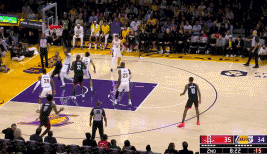 詹姆斯抢断反击没打成2+1，随后表情太搞笑了！
北京时间11月20日，湖人与火箭