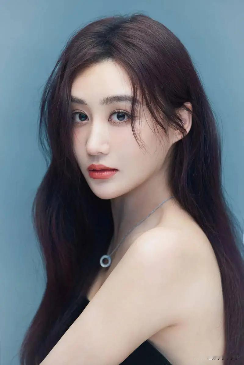 一场直播风波显妖气，人们看到娱乐背后的真实与无奈。 近日，娱乐圈内再次掀起了一场