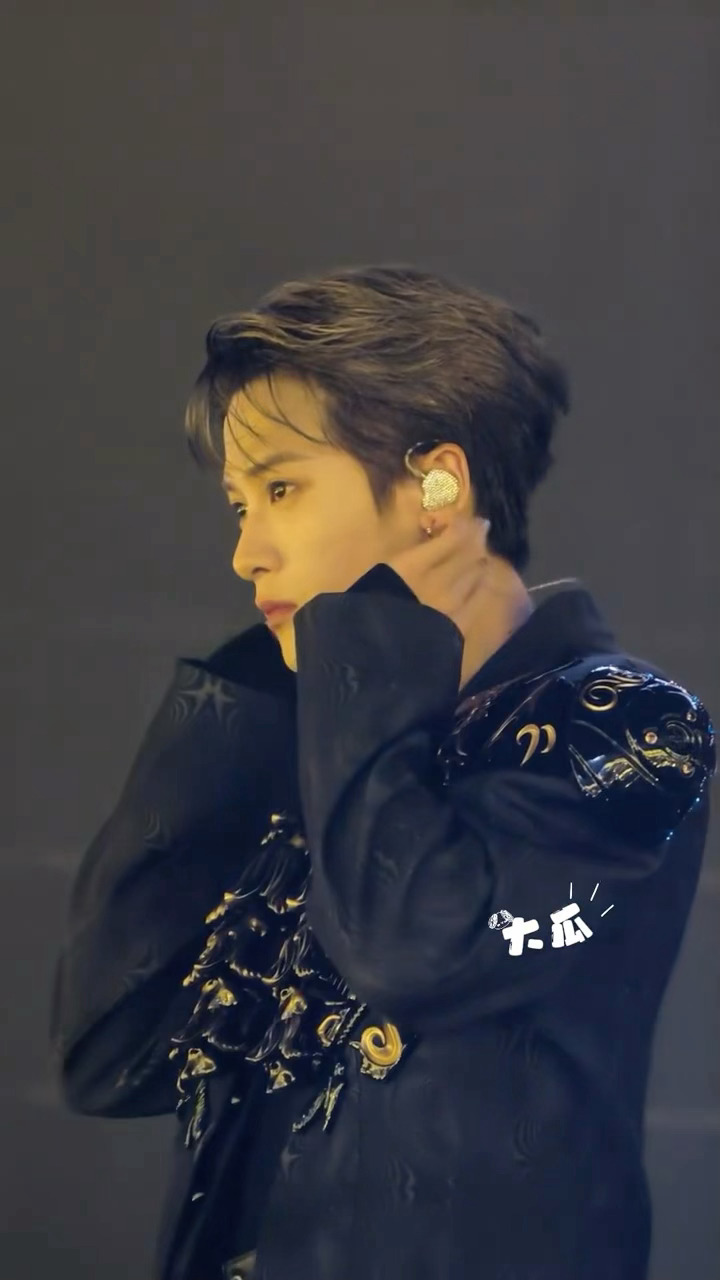 依然小脸儿通黄