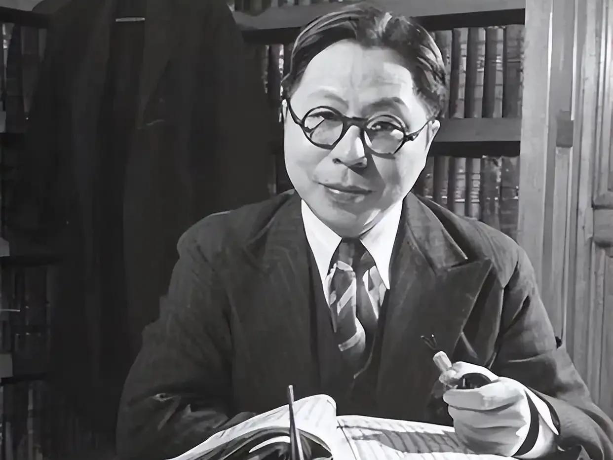1952年10月，蒋介石六十五岁寿宴，台北官邸宾客云集。

宴席散场，蒋介石特意