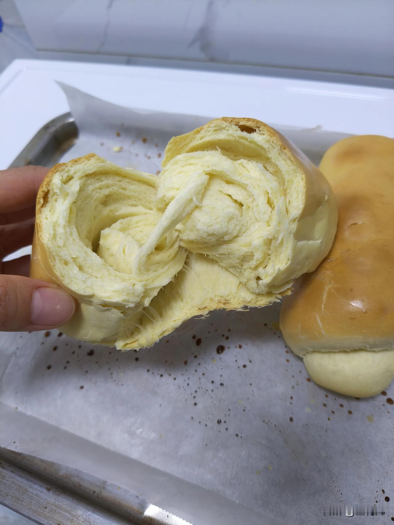 动手烤面包🍞

做点自己喜欢的事情，就会感觉很幸福🥰

你对幸福的理解是什么