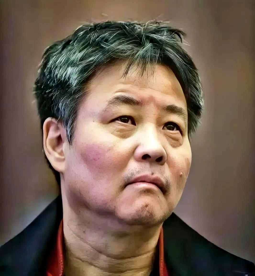 有些人看着跟你聊得挺热闹，其实你在往里搭时间，人家那边一点不亏。
说白了，就是你