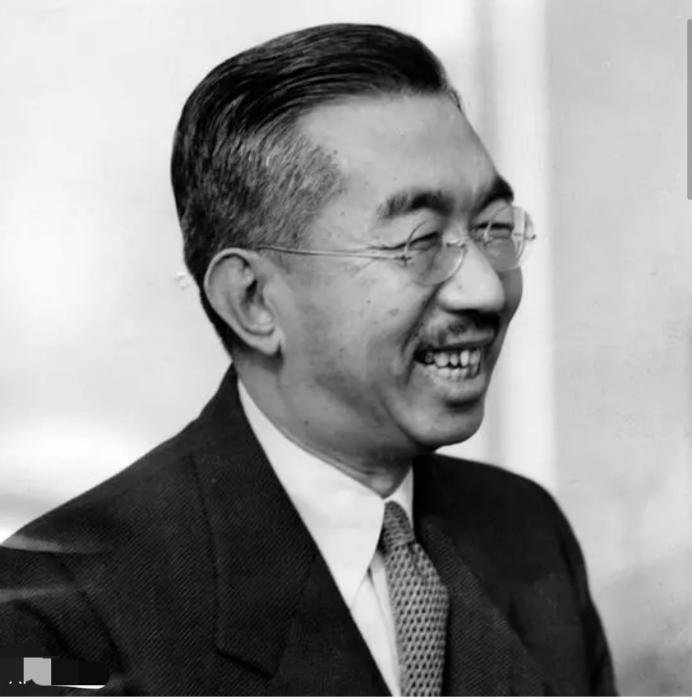 刚游说各国不要参加九三阅兵，3天不到，日本又对中国提出交涉。要求中国就社交媒体上