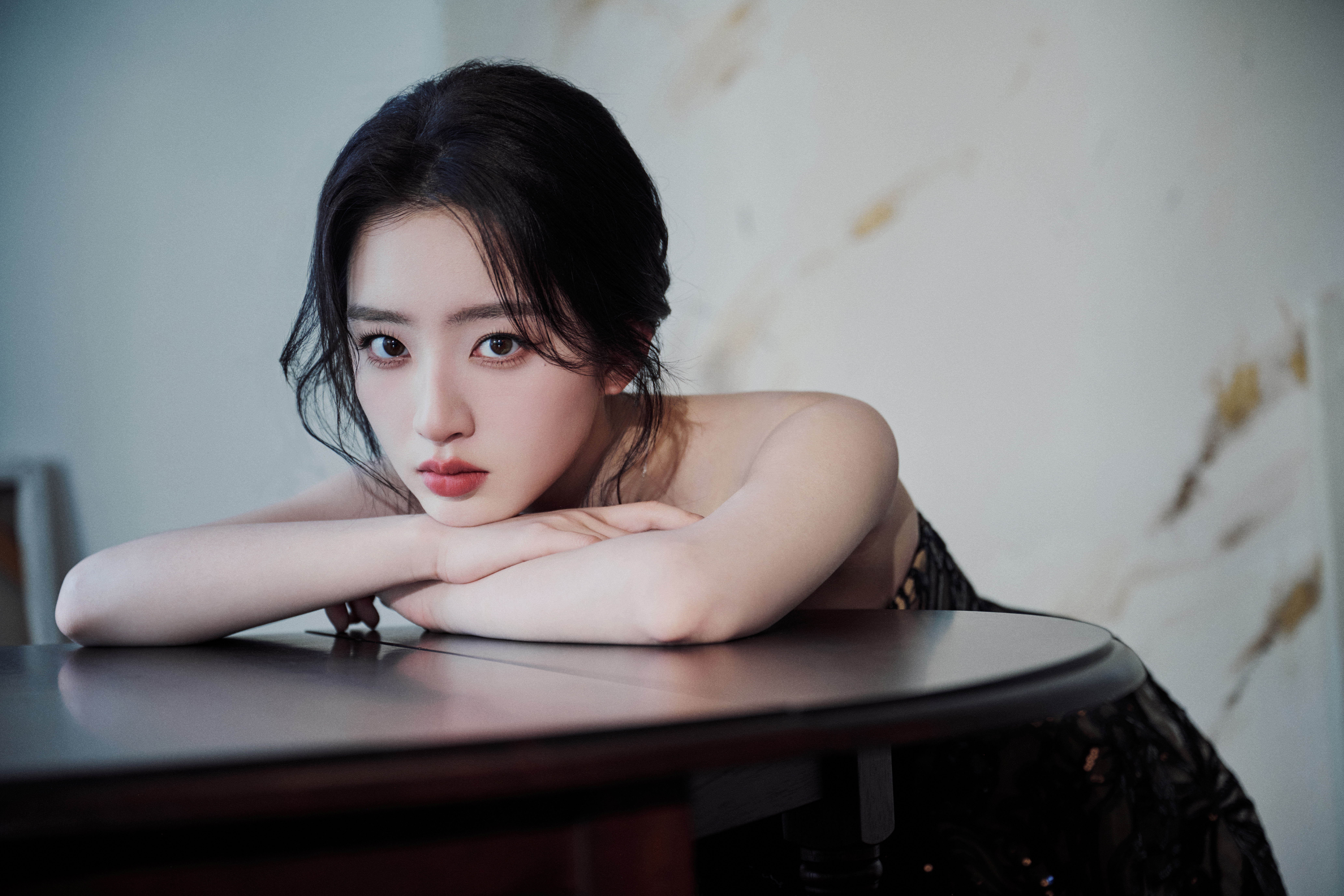 邓恩熙20岁小女孩的气质跟气场，了不得 