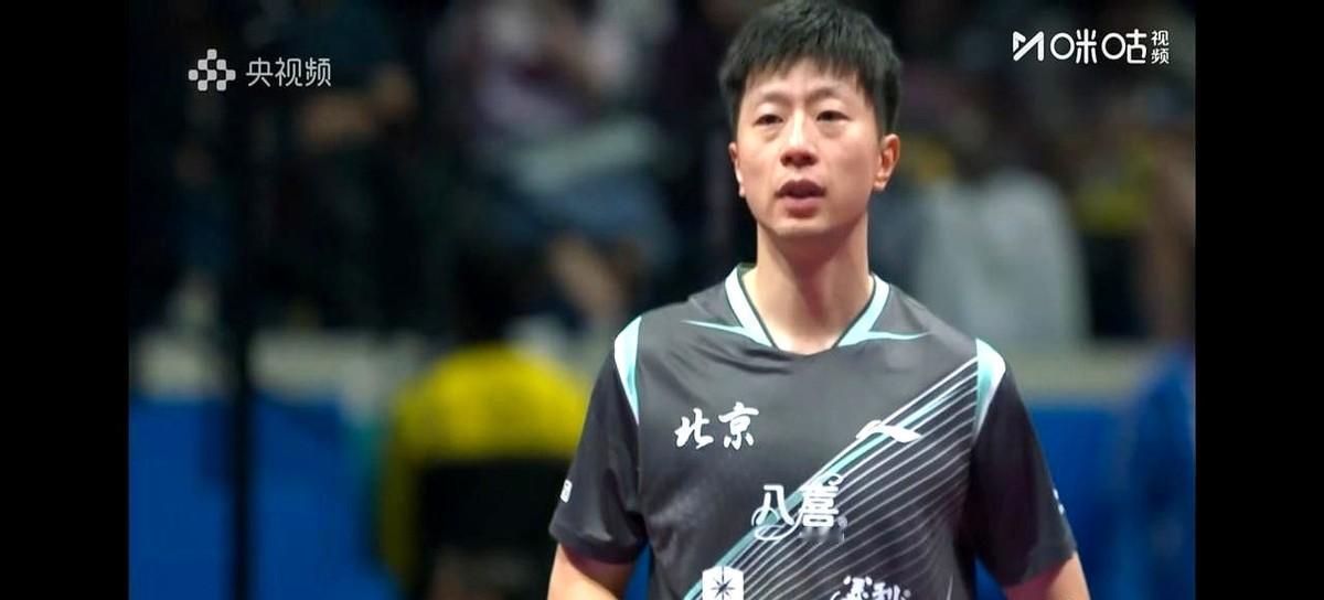 马龙两局只让对手拿5分。

35岁还能碾压，国乒小将到底差在哪？

比赛画面挺真