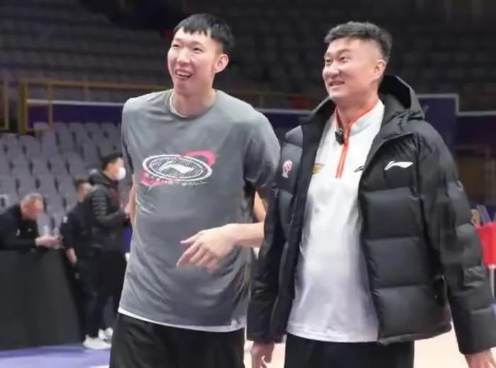 #杜锋的人缘怎么样？#
最讨厌杜锋的是一些辽宁球迷，好像杜锋名声比这些人好太多
