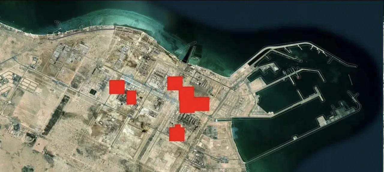 卡塔尔拉斯拉凡工业城遭到的打击挺严重。 ​​​这儿是全球最大的天然气田，占地面积