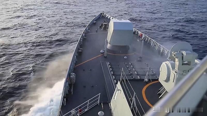你敢信吗？一场海上“碰碰车”直接把俩核大国惹翻脸！巴海军战舰和印度军舰在阿拉伯海