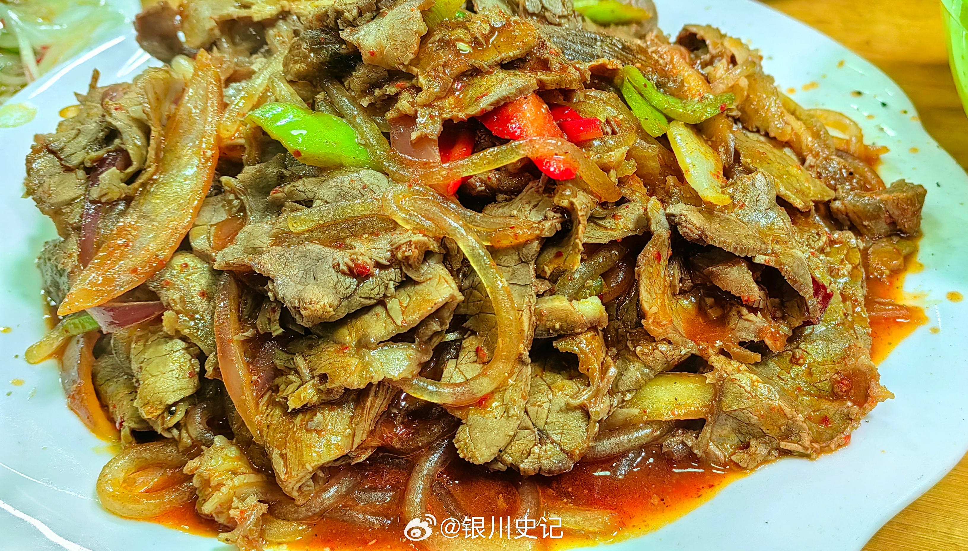 宁夏烩肉，最好的的当属石嘴山市。而其中更好的，应该是惠农区（也就是过去的石咀山区