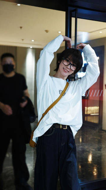 我拍了拍乘风乘风2026 上班路透都这么好看，很难不期待这周的初舞台舞台 