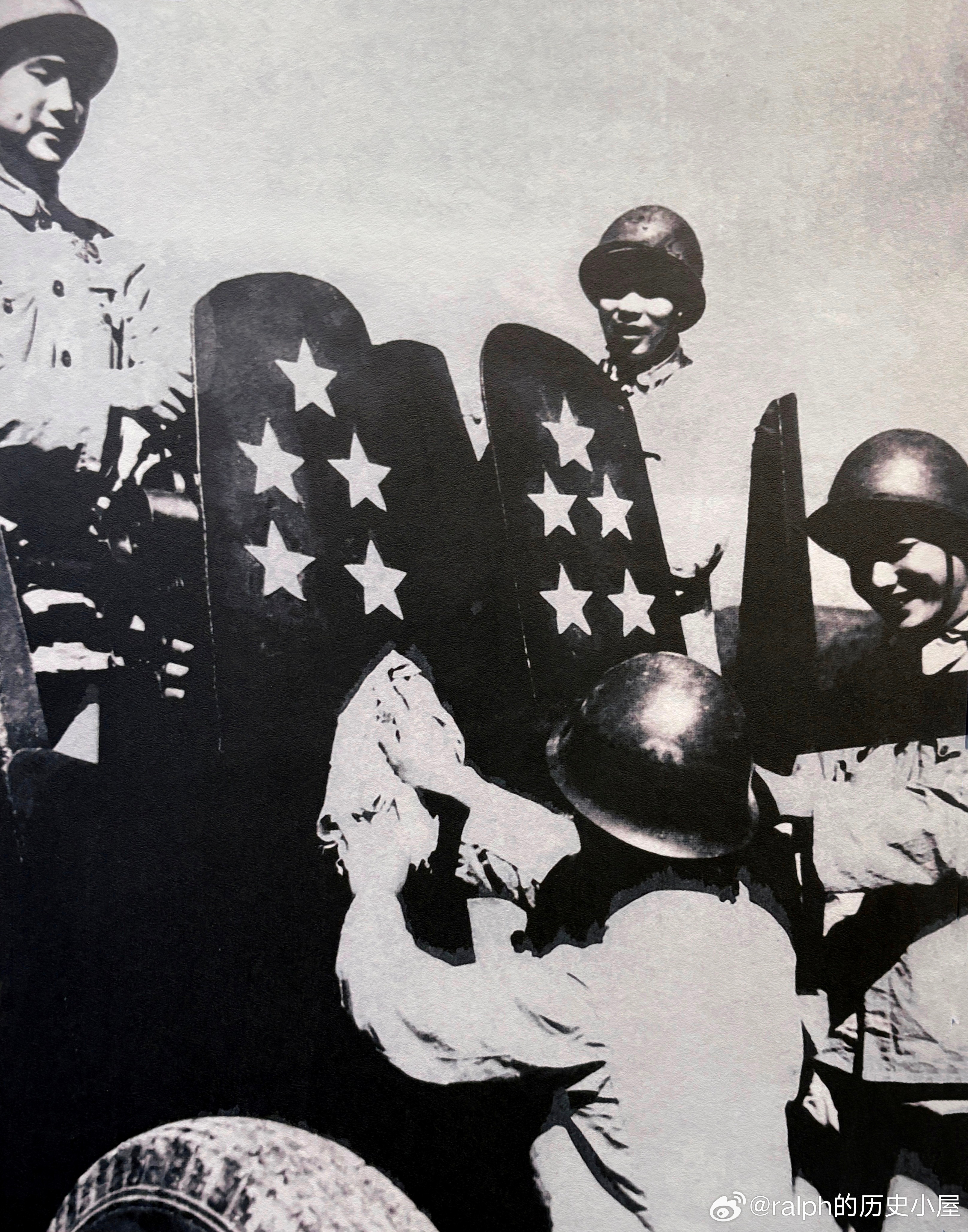 志愿军独立高射炮兵第11营2连3班使用苏制M1939年型37毫米高射炮，在开城地