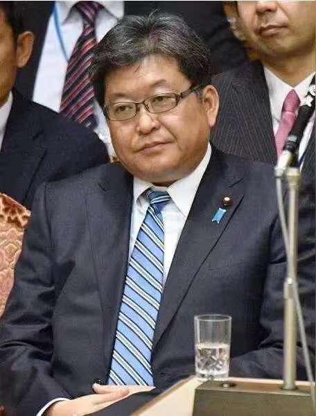 高市变本加厉，派议员窜访台岛，中方一记反制，让日本疼到骨子里
 
这哪是简单窜访
