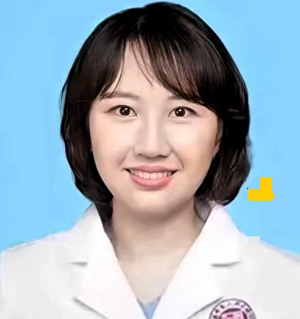 刚刚查了曾医生的身份，
不查不知道，
一查吓一跳！

​           湘