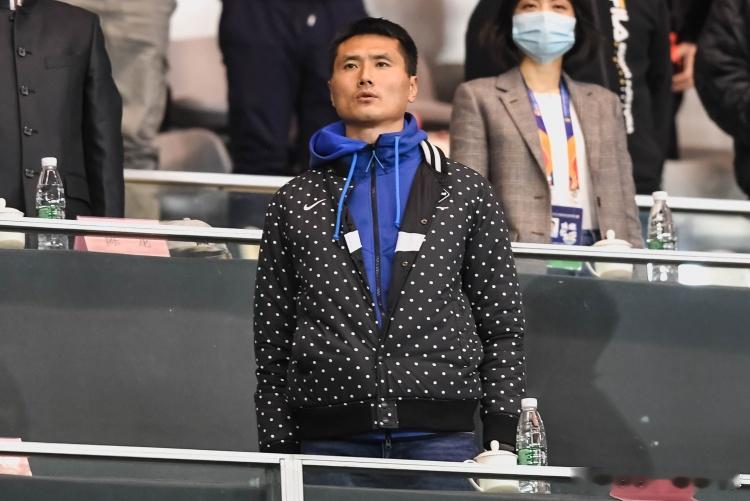 中超第21轮，今天19点35分，青岛西海岸将对阵沧州雄狮。知名媒体人董路表示，这