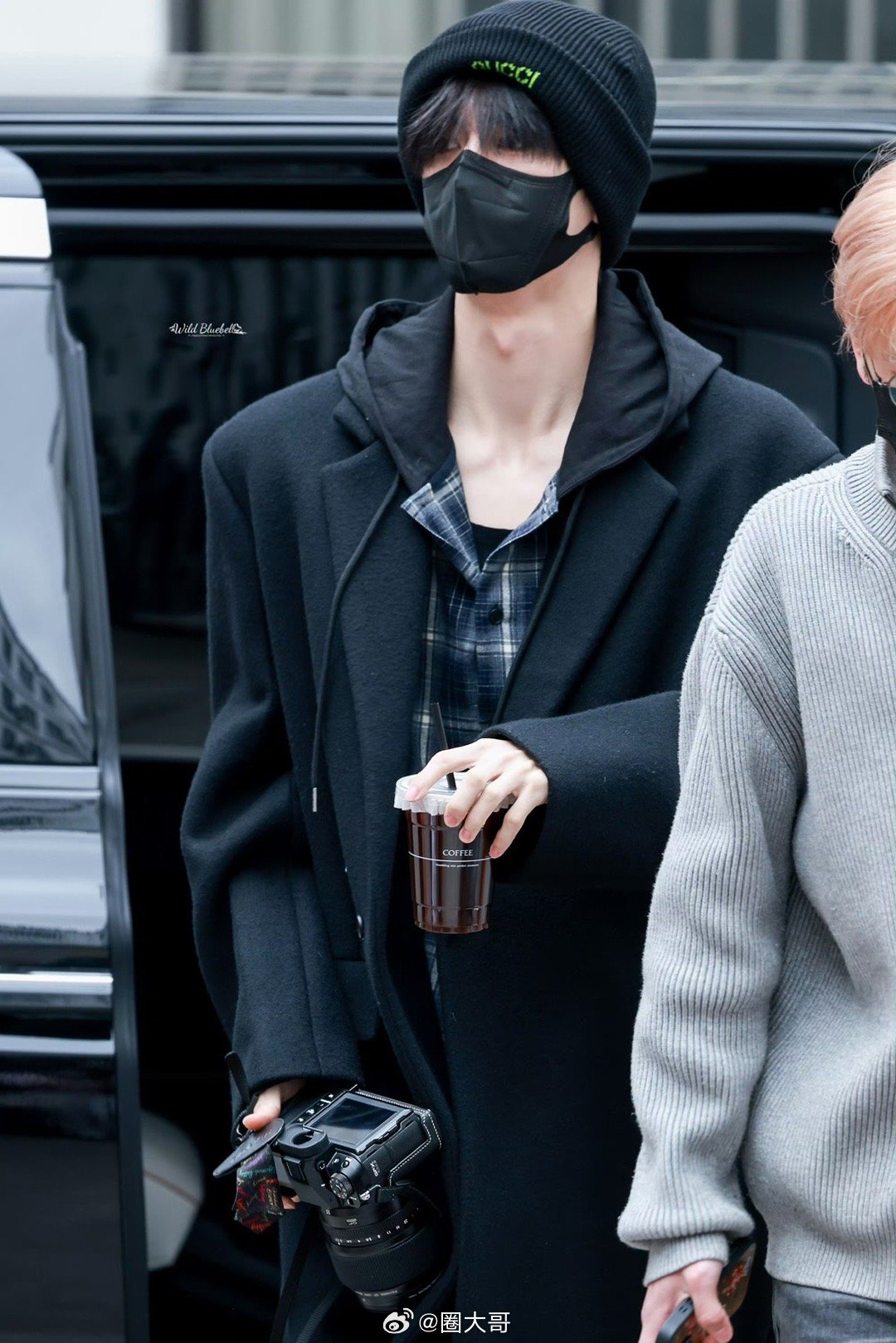张凌赫逐玉元宵上班路透啊啊啊啊，张凌赫这都帅成啥样了啊，张凌赫在电视剧《逐玉》的
