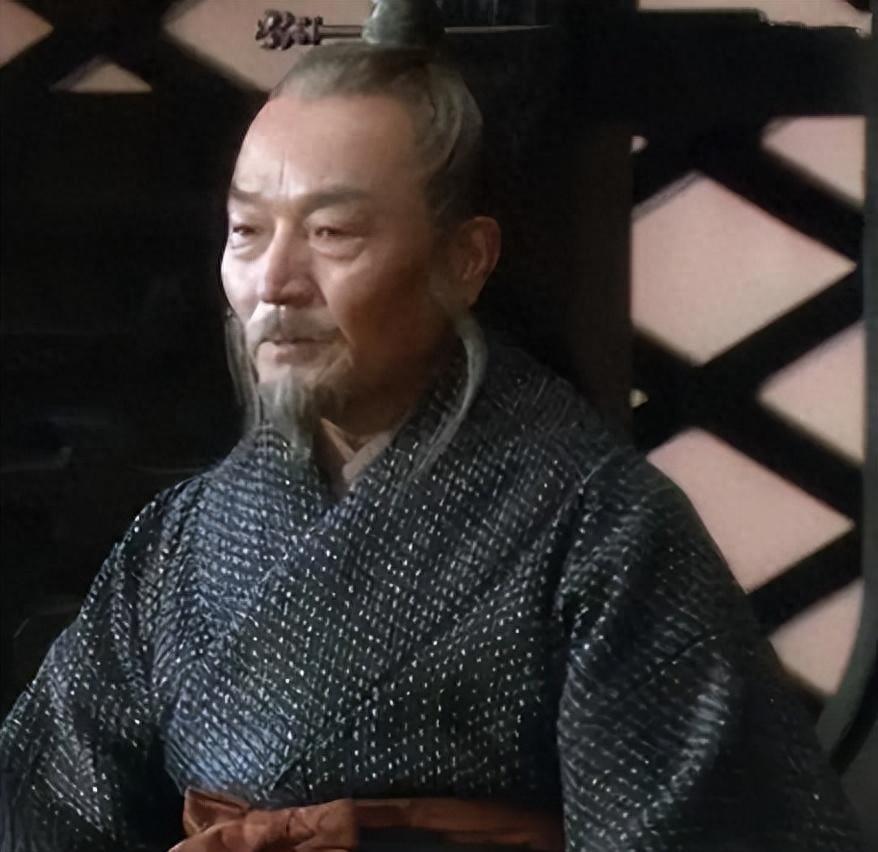为什么关羽看不起黄忠？历史上真实的黄忠，战斗力到底有多强？

关羽的傲慢并非毫无