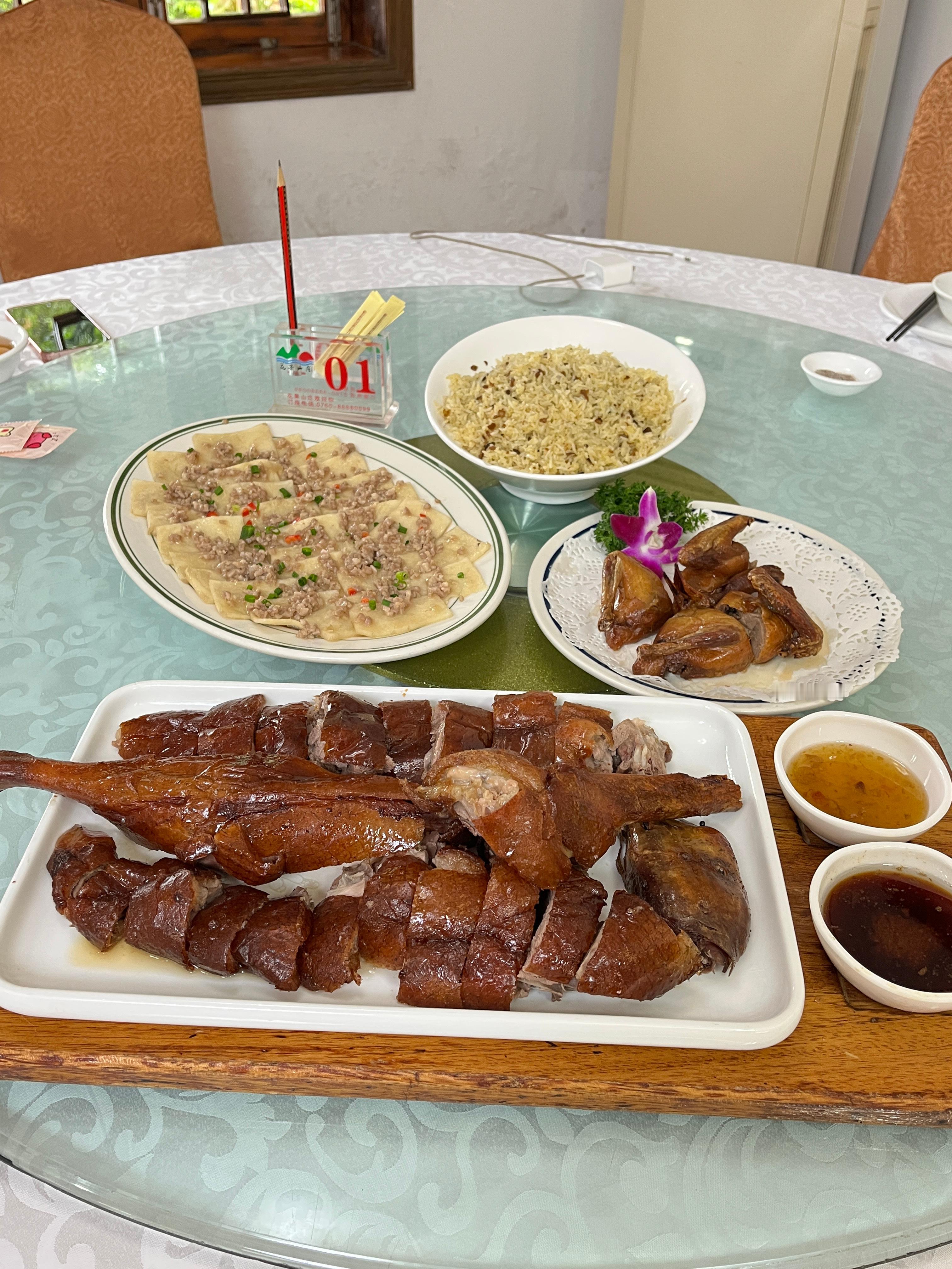 母亲节快乐！本周随拍来啦📸做了一大桌美食！妈妈负责炒菜我负责烤箱👍🏻狗狗不