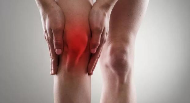 吃药不打针，让膝盖产生润滑液的四个方法
 
很多人一提到膝盖不舒服，脑子里立刻跳