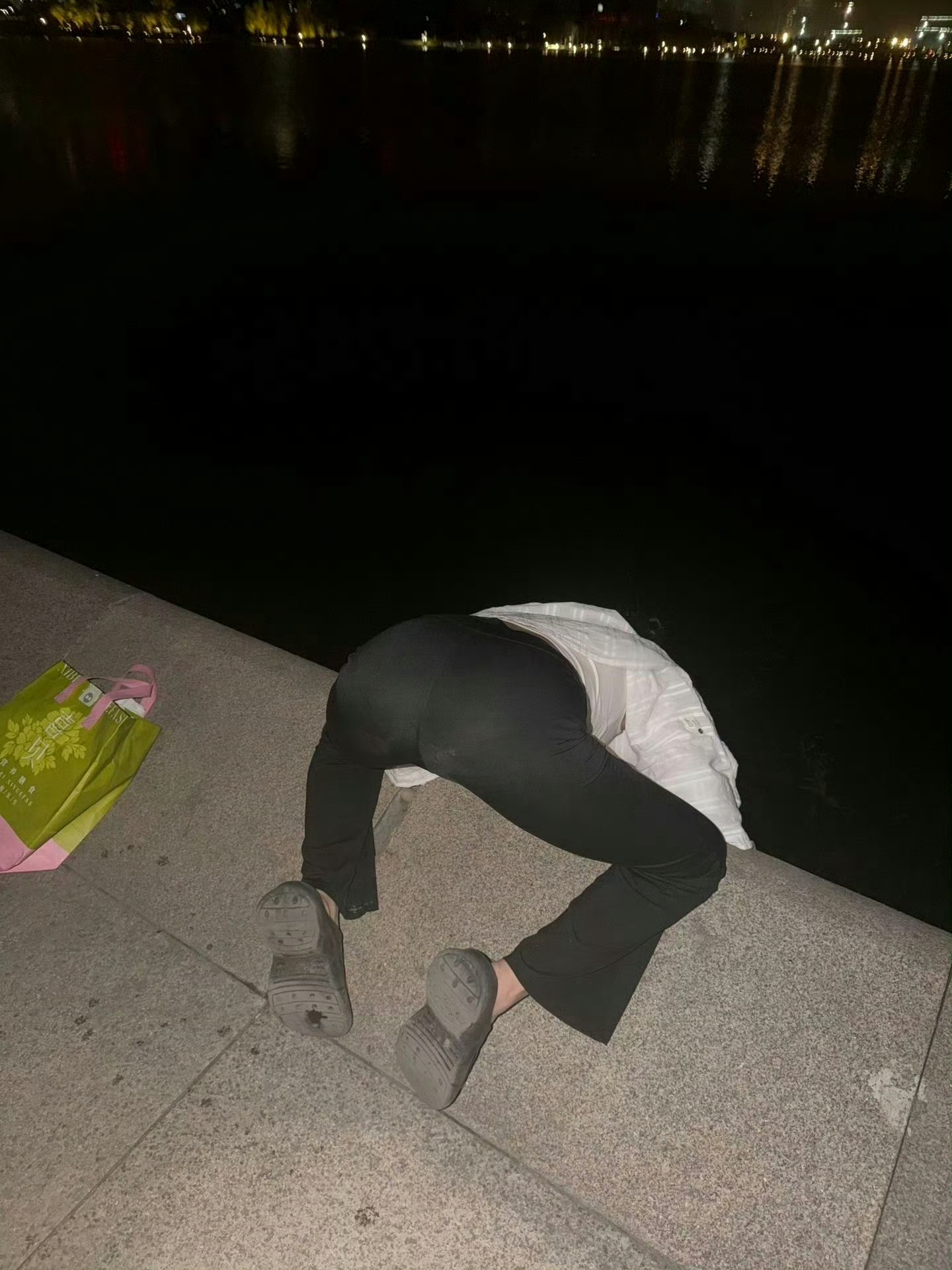 哇哇吐 ​​​