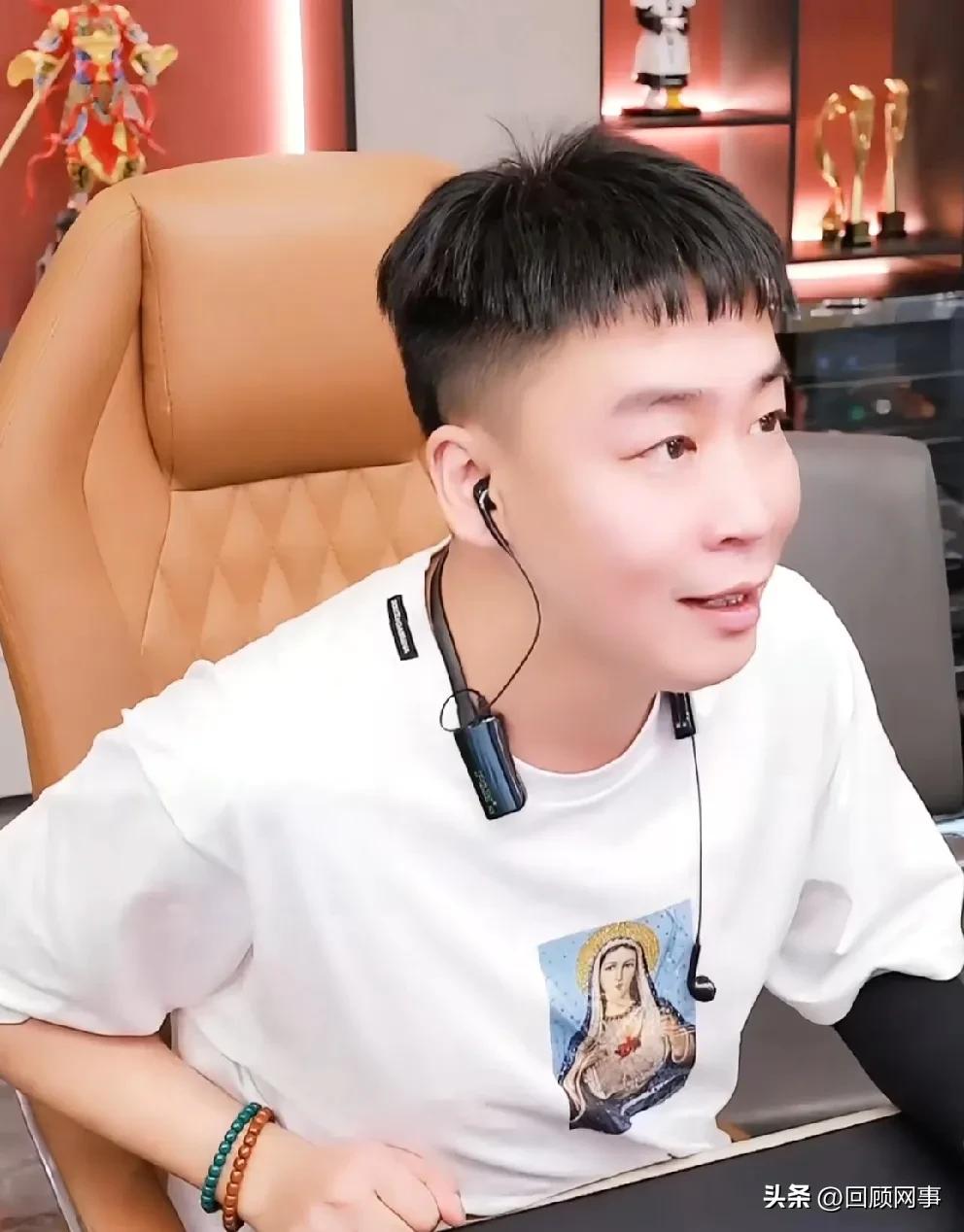 刘一手分析创业致富必先搞垄断！

            刘一手谈论当地“皮鞋”