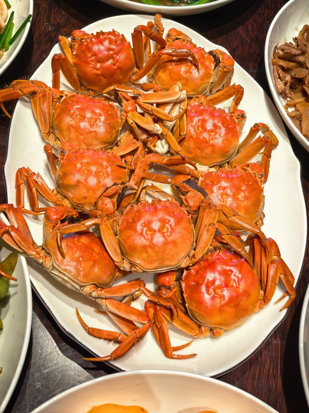 吃，从来不止于果腹一餐。柴米油盐、煎炒烹炸的表象之下，饮食是千百年层层凝结而成的