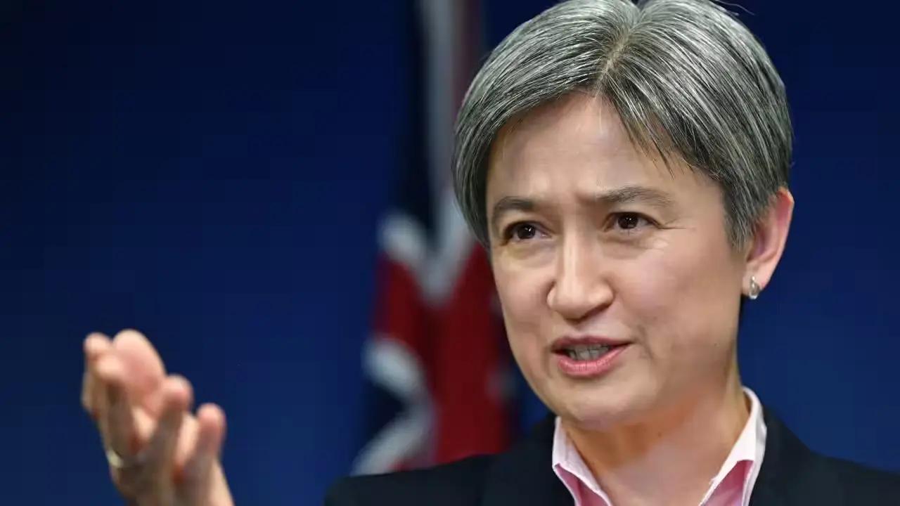 黄英贤要求中国解释军力扩张。很多人以为这是替菲律宾出头。错了！真相是：渲染中国威
