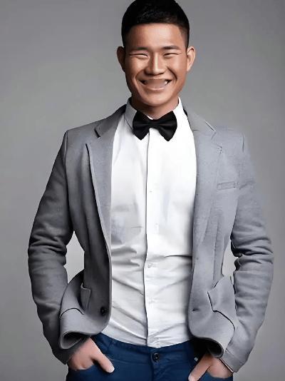 “嘎子哥”谢孟伟：穿警服直播被拘，法律红线不容！2025年9月17日，云南耿马警