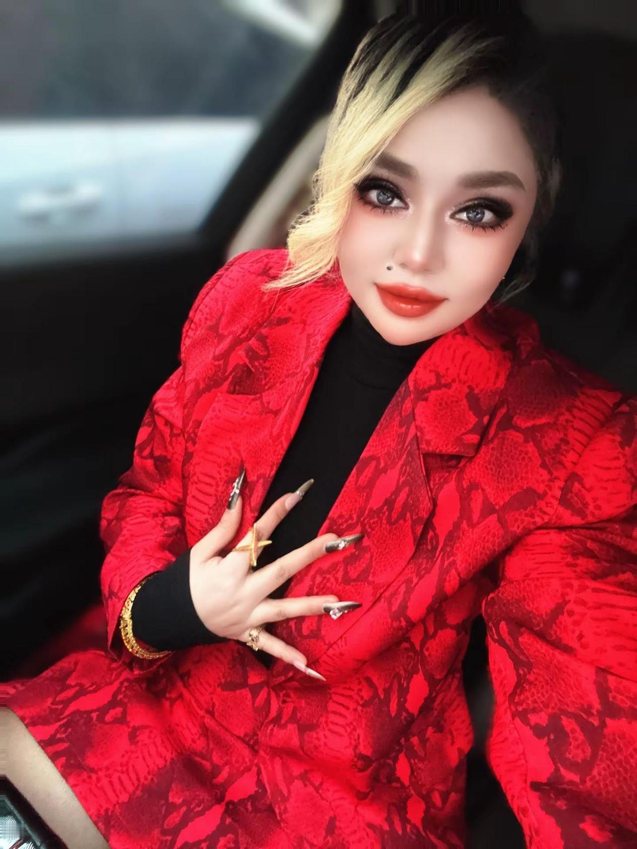 18岁的你漂亮、不是你漂亮而是18岁漂亮，30岁的你漂亮、不是30岁漂亮，是你很