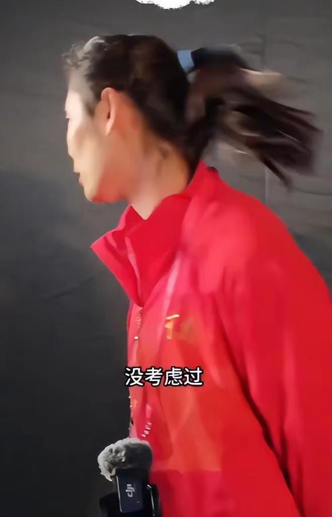 朱婷不考虑国家队，李盈莹留洋，女排用谁。全运会女排比赛结束后，球迷们关心的很多老