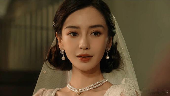 Angelababy婚纱剧照 Angelababy美神附体!冷艳双眸诉说不尽的故
