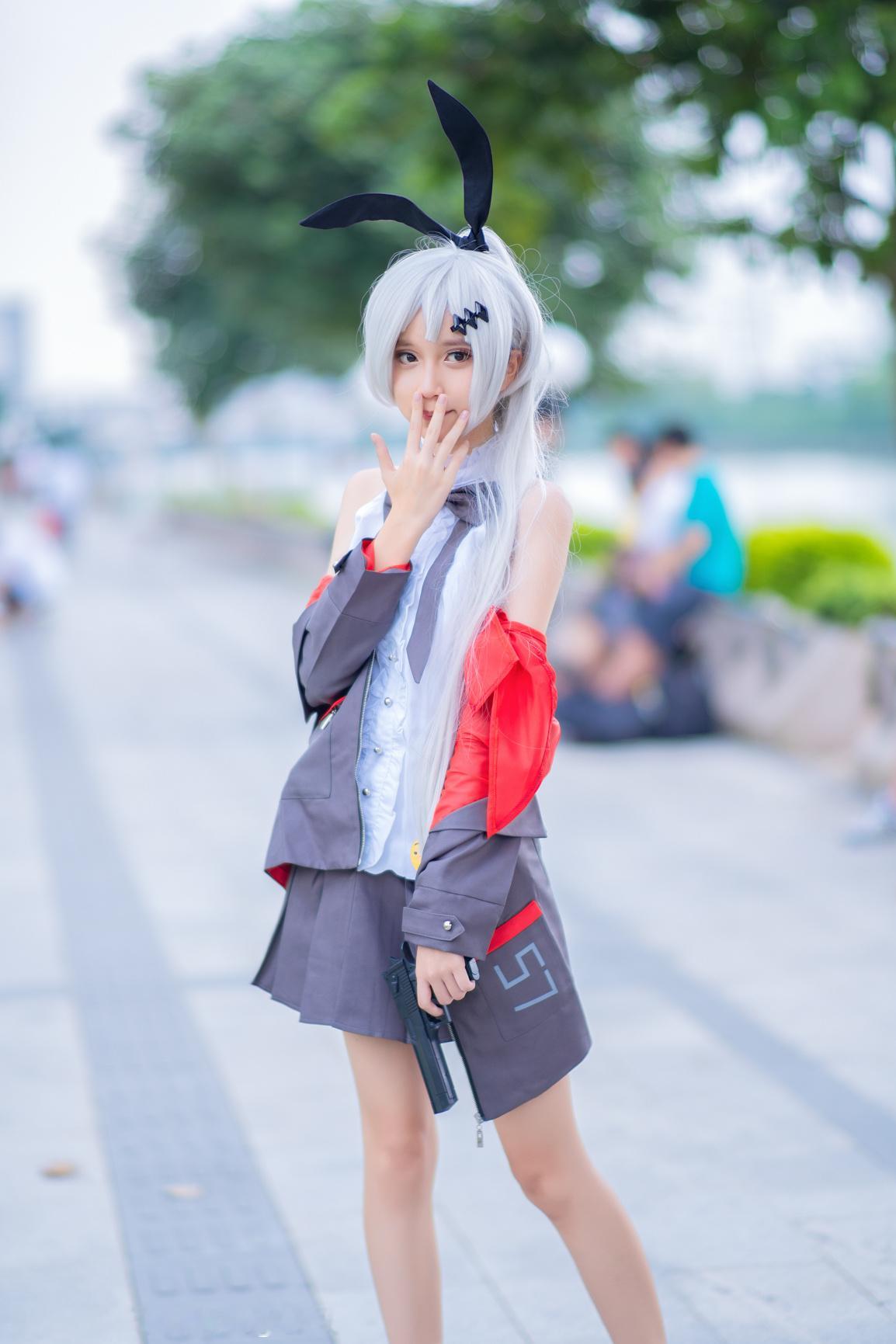 聆听与过去的漫展图 (纯分享)兔女郎摄影后期:本人 ​​​