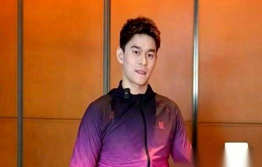 “你们四个要是落水，我一个人就能全救上来。”
孙杨把这句话丢给张豆豆、伊能静、李