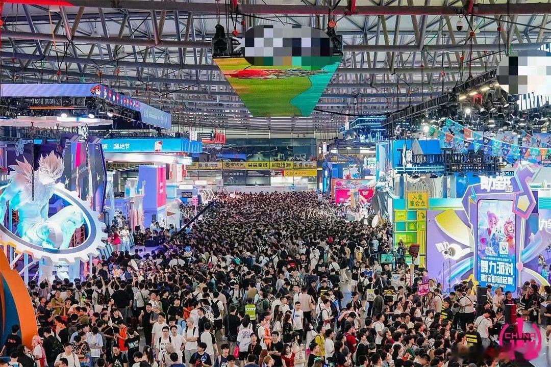在上海被这个展硬控了终于打卡上海人气新展！打破想象的创意布置，充满惊喜与细节，沉