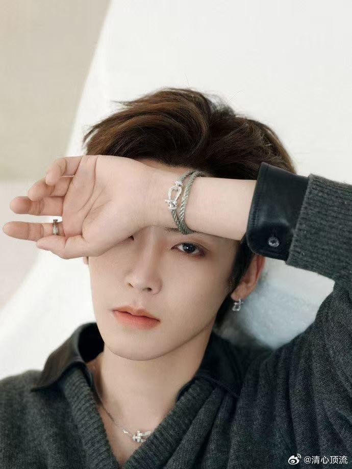 侯明昊 满心期待侯明昊的新角色，帅气与共情力兼具，未来可期！ 