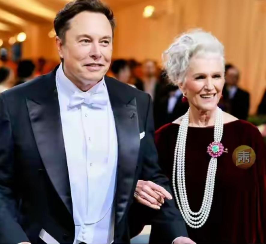 世界首富马斯克的母亲梅耶，在社交媒体上公然表态：中国在公路、隧道、建筑、基础设施
