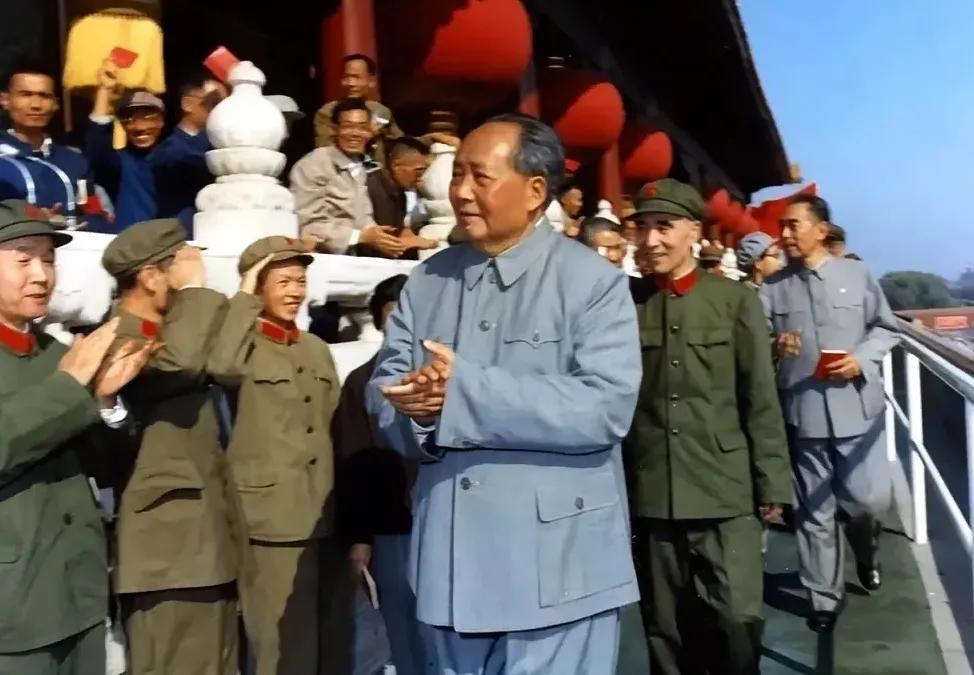 人若犯我谁无敌，三军亮剑打犲狼！