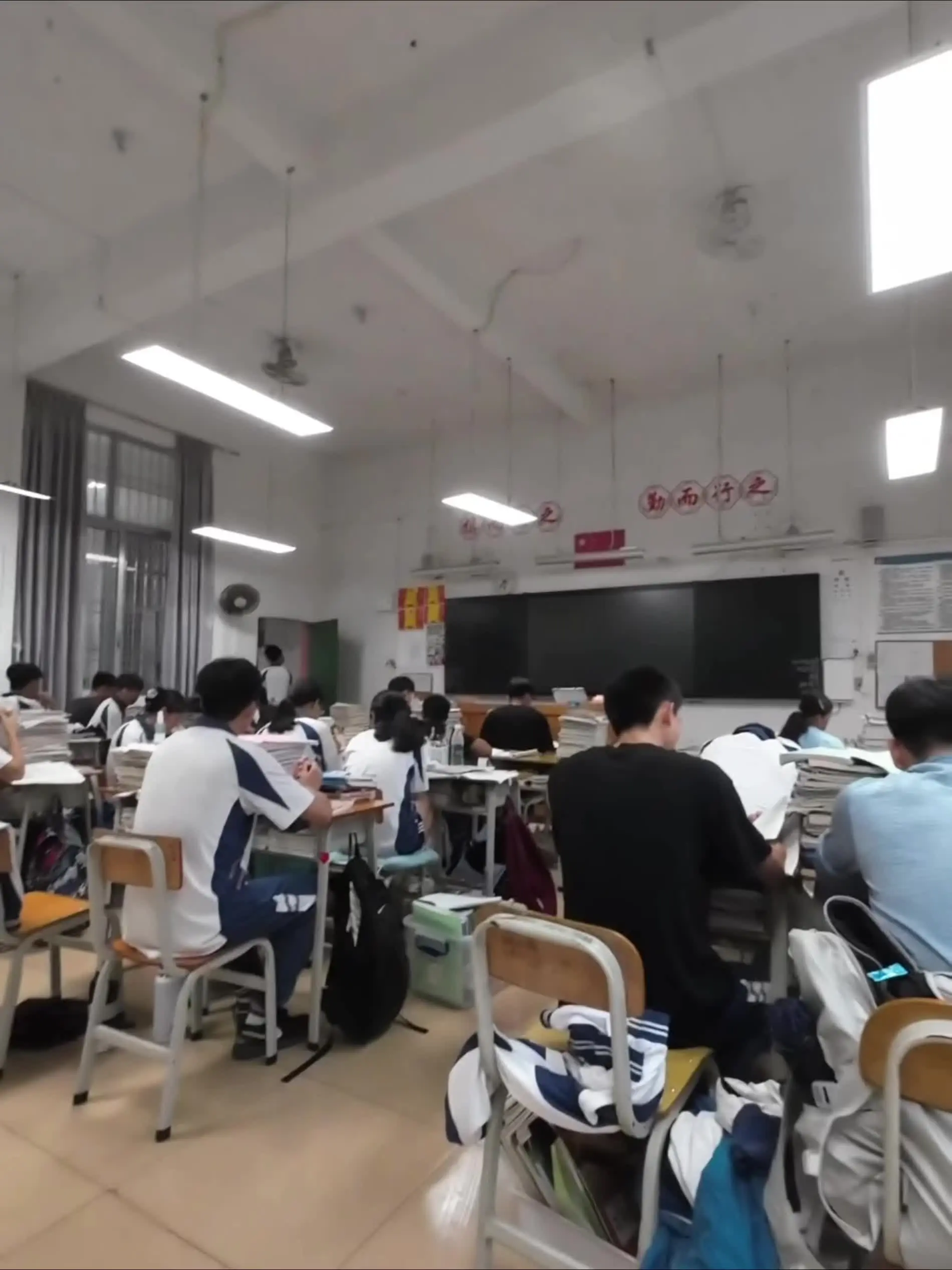 难怪我一上课就打瞌睡.