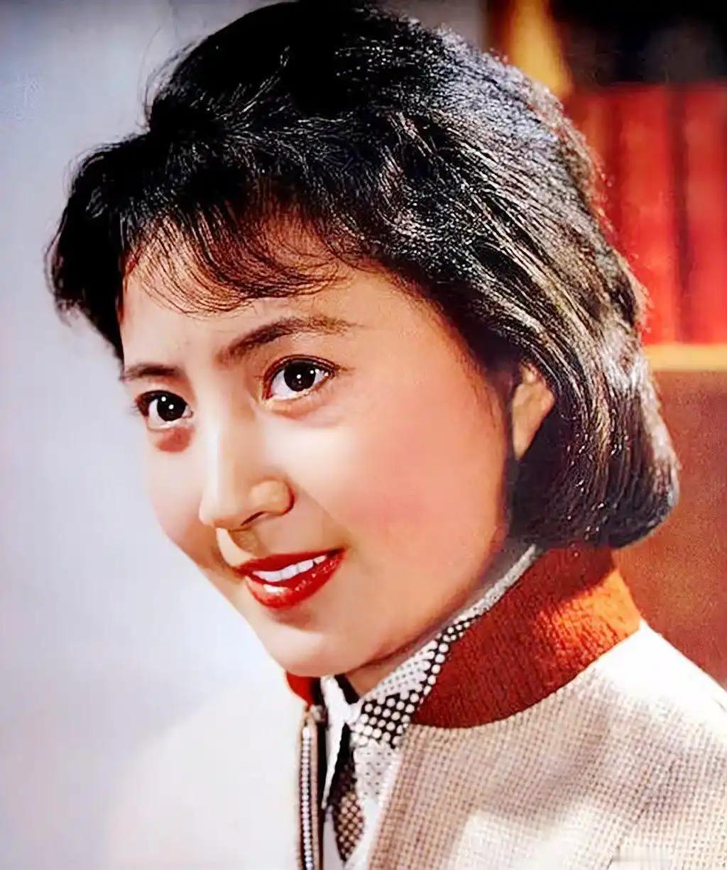 你会考虑看AI演员演的剧吗 我还挺愿意考虑看AI演员演的剧。AI演员有不少优势，