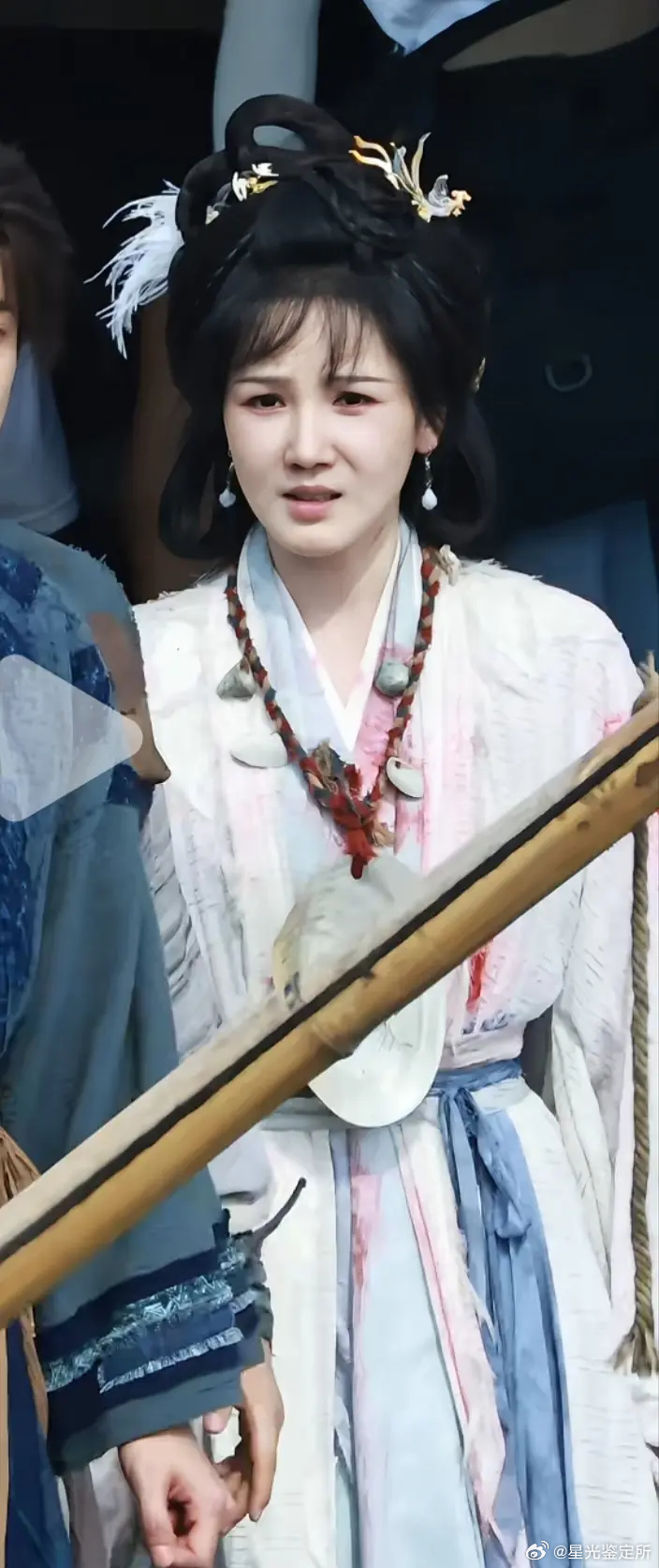 这也算是一种剧抛脸吧？你能看出来这是谁吗？ 