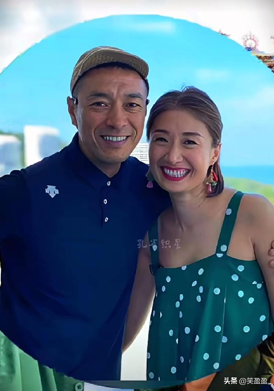 姜皓文（黑仔）和太太殷宁早在1997年已经认识，至今两人已经相守26年，至今感情