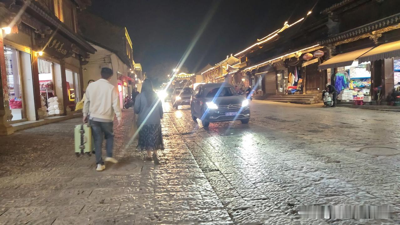 我们公司有点奇葩，不是做了什么惊天动地的事，而是老板招人，尤其是招销售，比较偏向