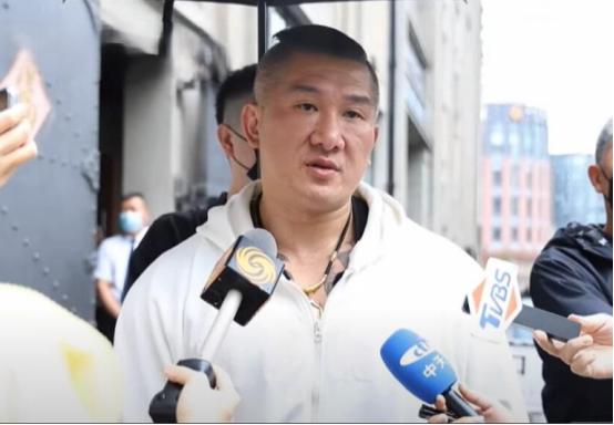 馆长深圳行直播看到一段话：“不必羡慕中国大陆的科技、军事和经济成就，因为这不仅属
