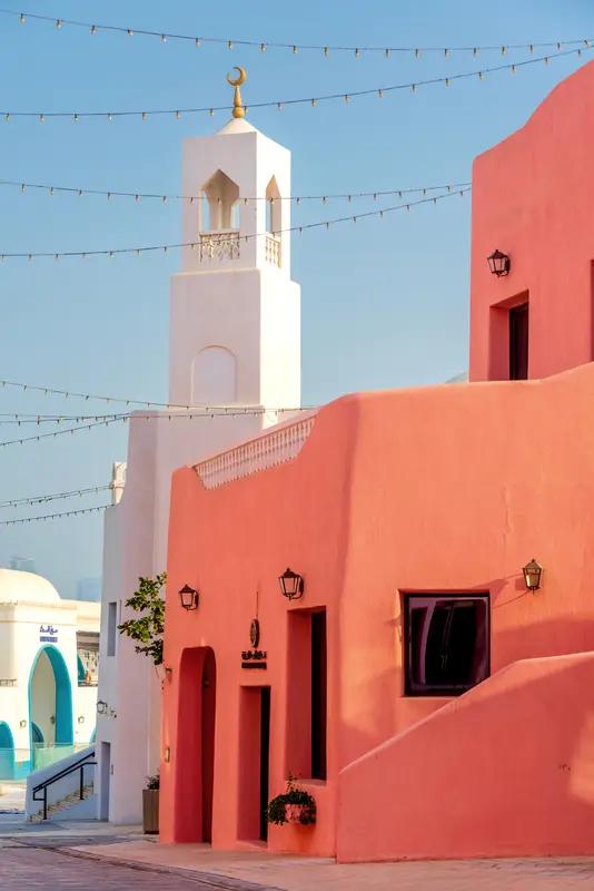 17 万。美国增兵往往是为了石油利益和地缘政治。如今中东局势复杂，巴以冲突不断。