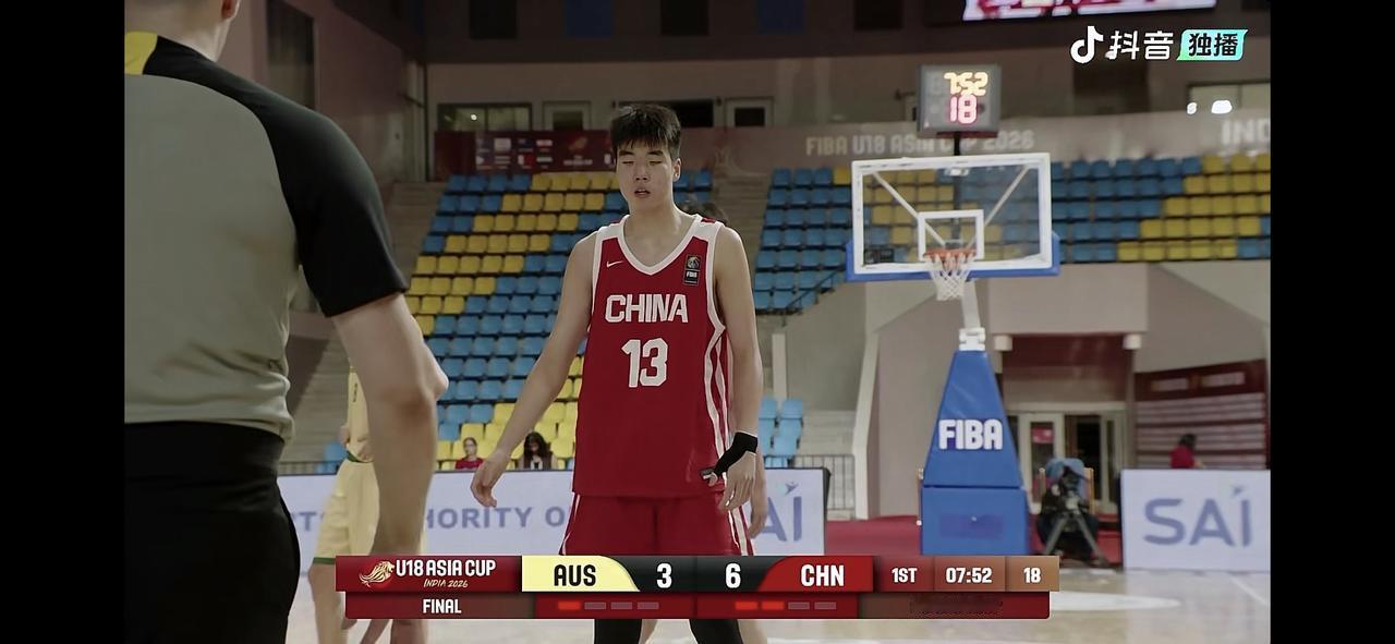 中国U18男篮争抢好篮板球，那么还是能与澳大利亚拼到底的

刚刚2026年U18