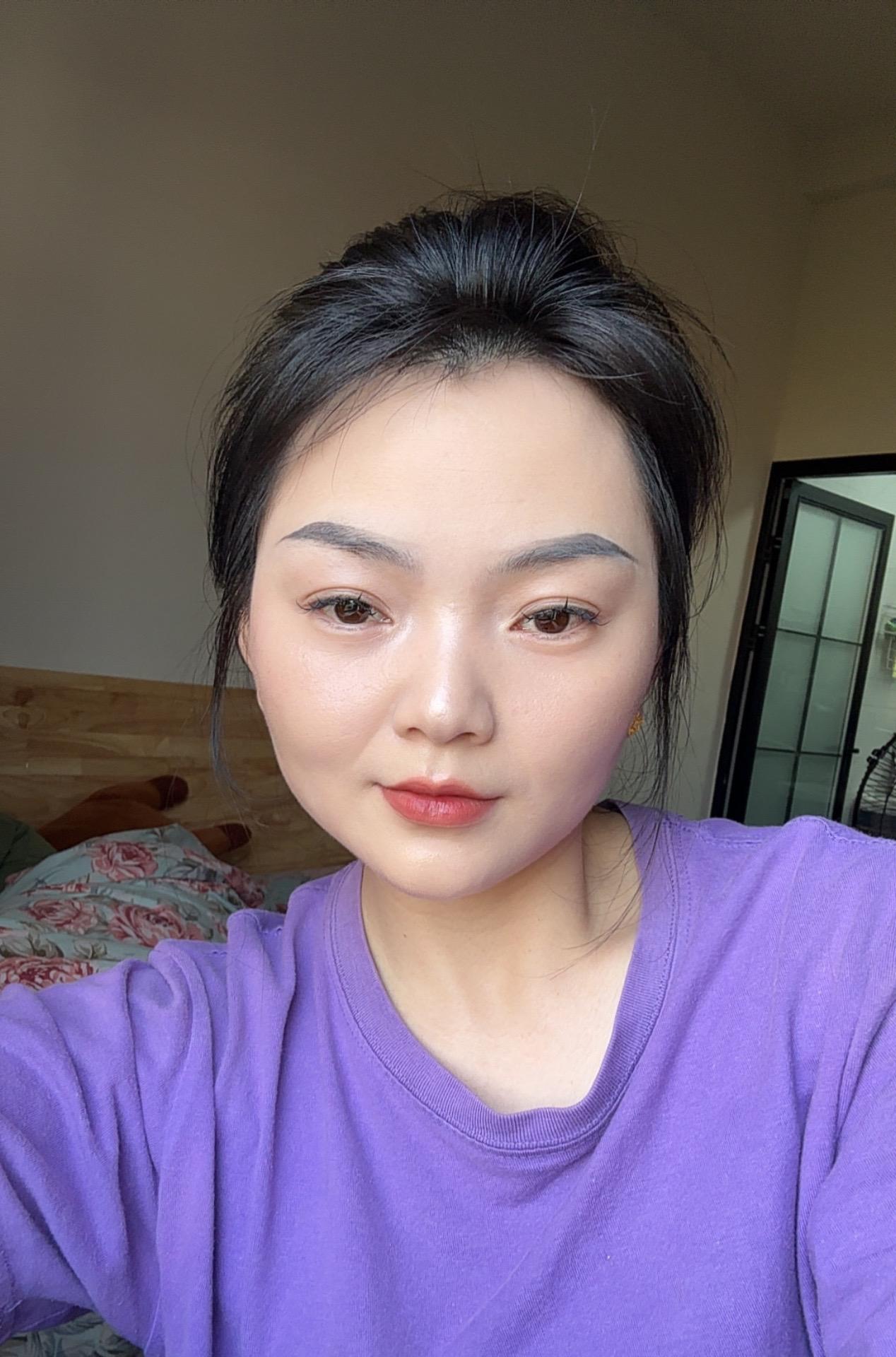 稍微暂停下来就连自己都养不活，哪有那么多时间去维系那些复杂且又凉薄的人和事！