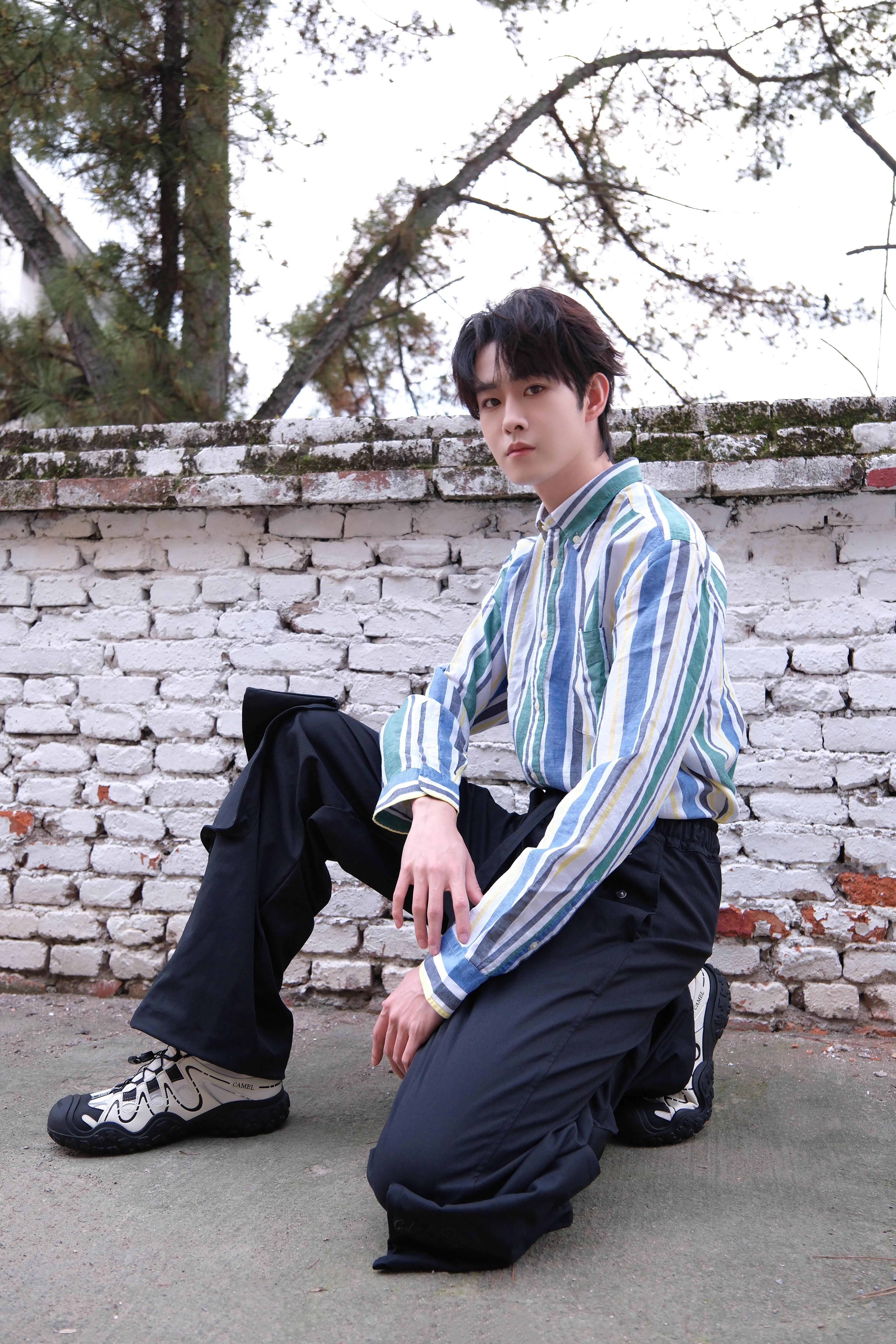 田嘉瑞📸一组营业新片放送，身穿Tommy Hilfiger 26春夏条纹衬衫搭